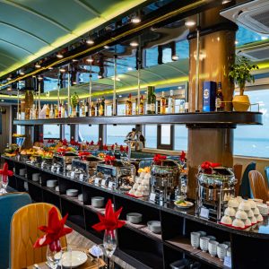 3buffet-aurora-halong-cruises.565