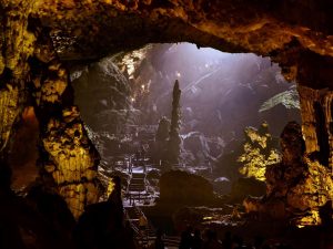Sung-Sot-Cave-aurora-halong-cruises