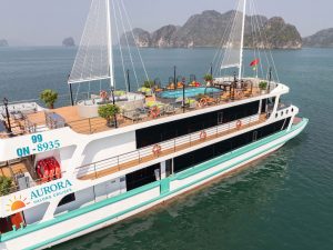 overview-Aurora-halong-cruises-sundeck--(2)