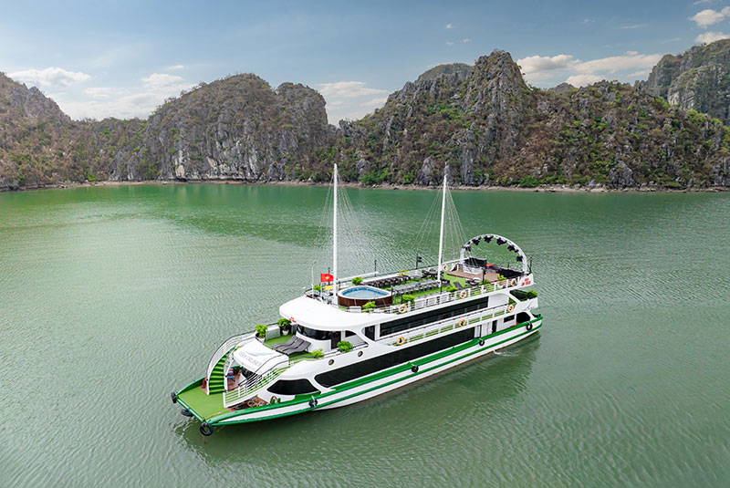 overview-vera-cruise-halongbay