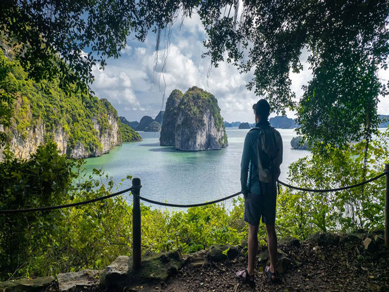 Thien Canh Son Cave Bai Tu Long Bay View